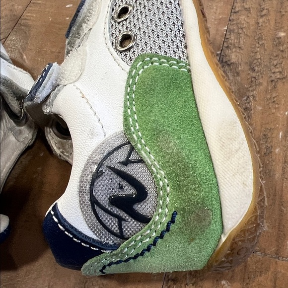 Naturino green suede leather hook and loop sneakers trainers US 5-5.5 toddler - Picture 7 of 9